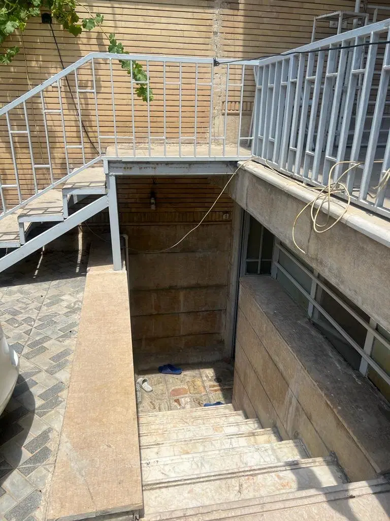 زیرزمین پرنور کوچه یک چمران میدان دانشجو