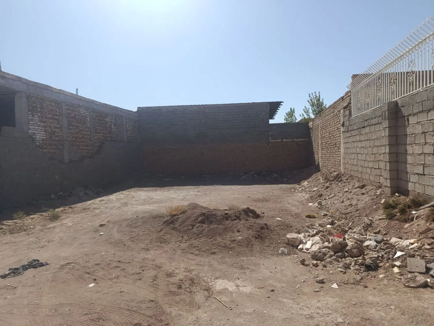 زمین مسکونی