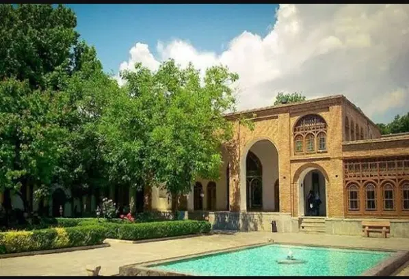 همخانه میخام،آقا هستم