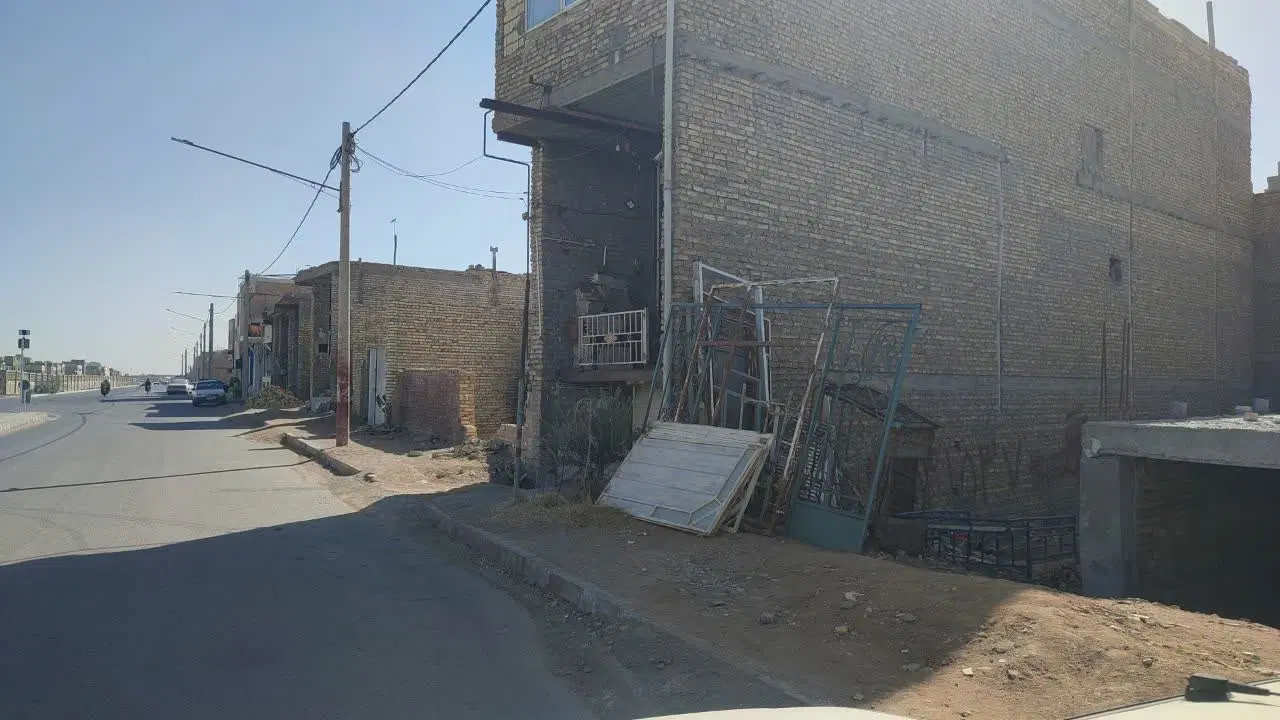 زمین ۱۱۵ متر