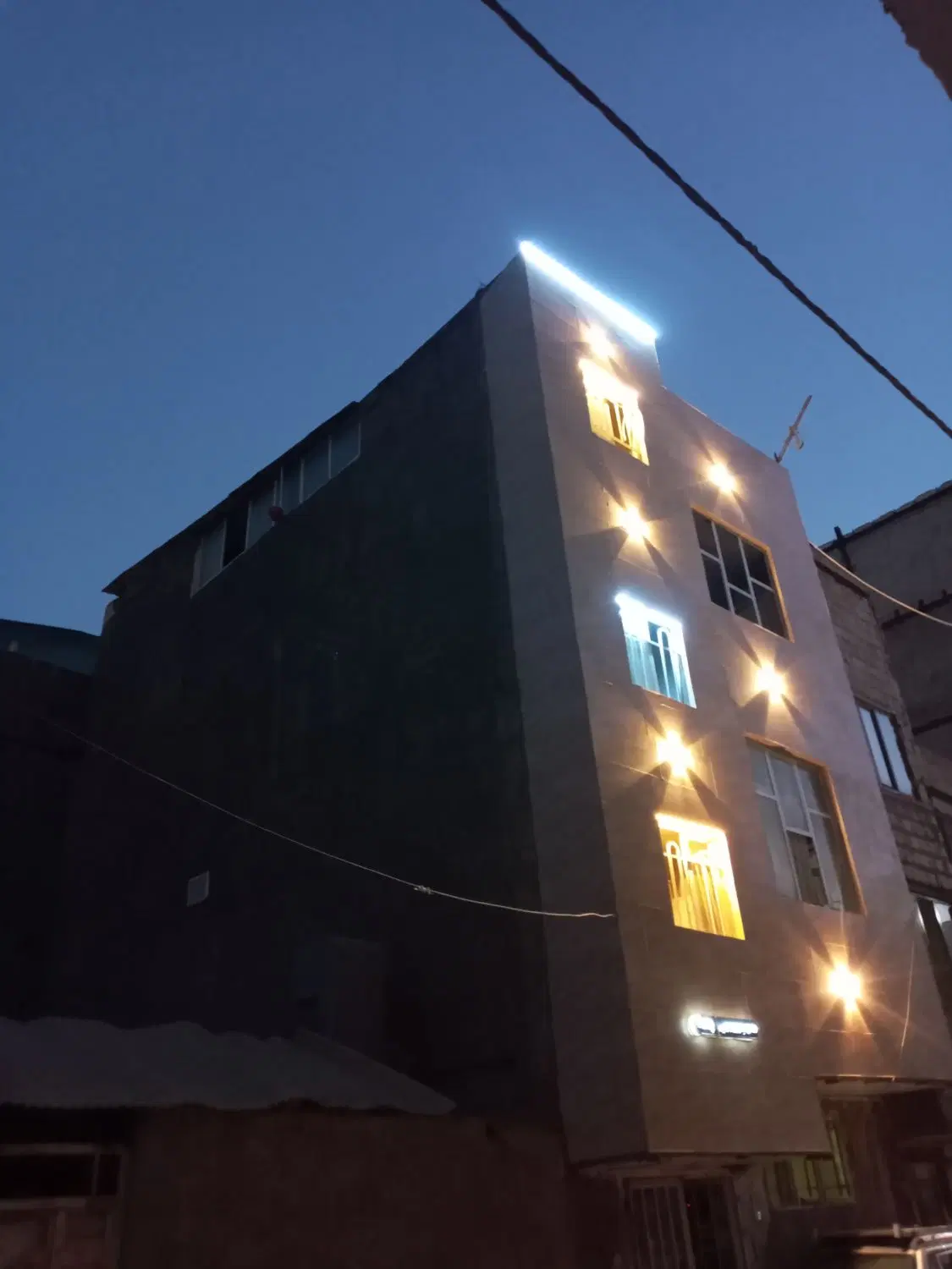۵۰متردر ۳طبقه ویک سقف سبک