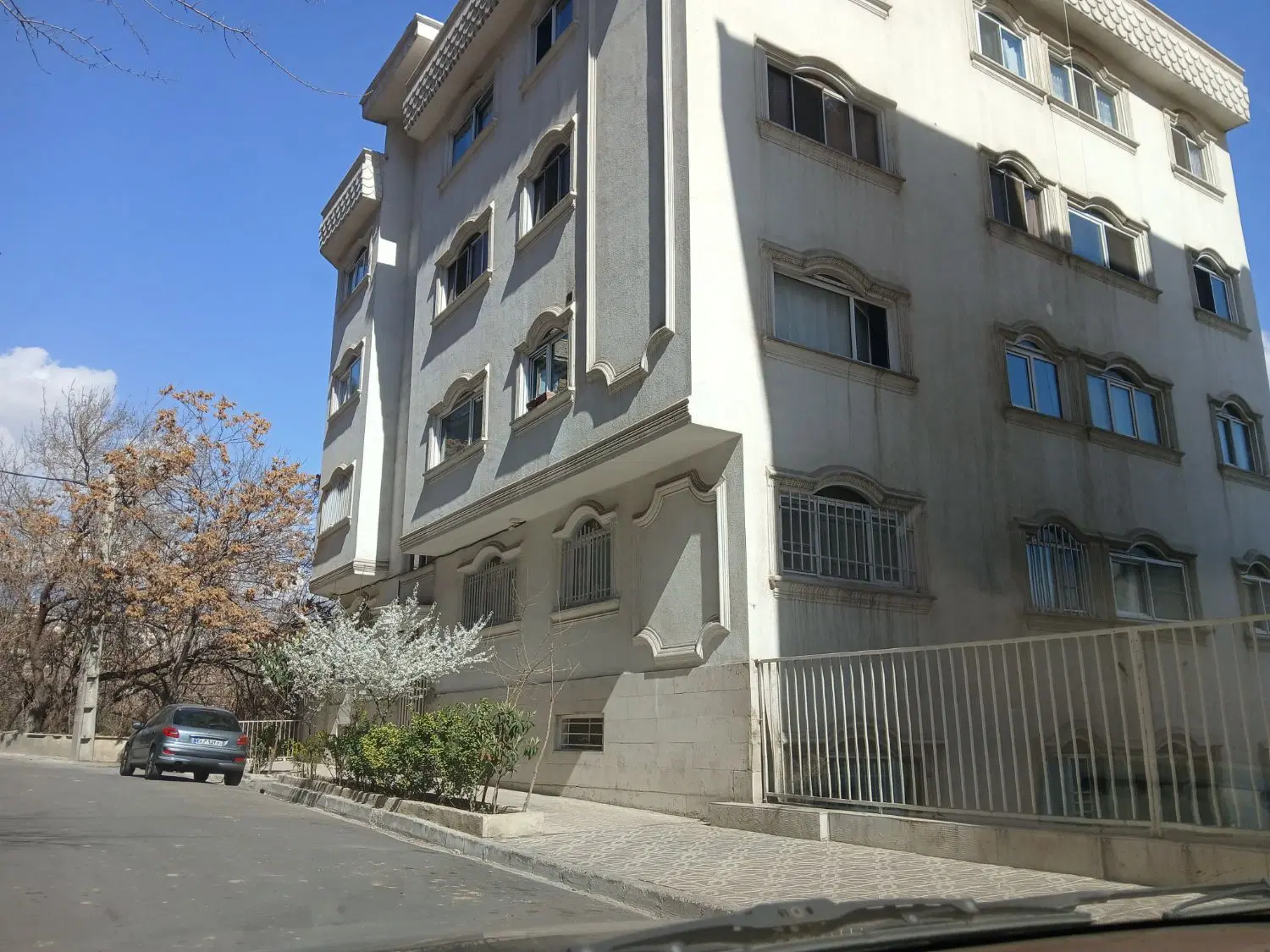 ۸۳ متری شهاب