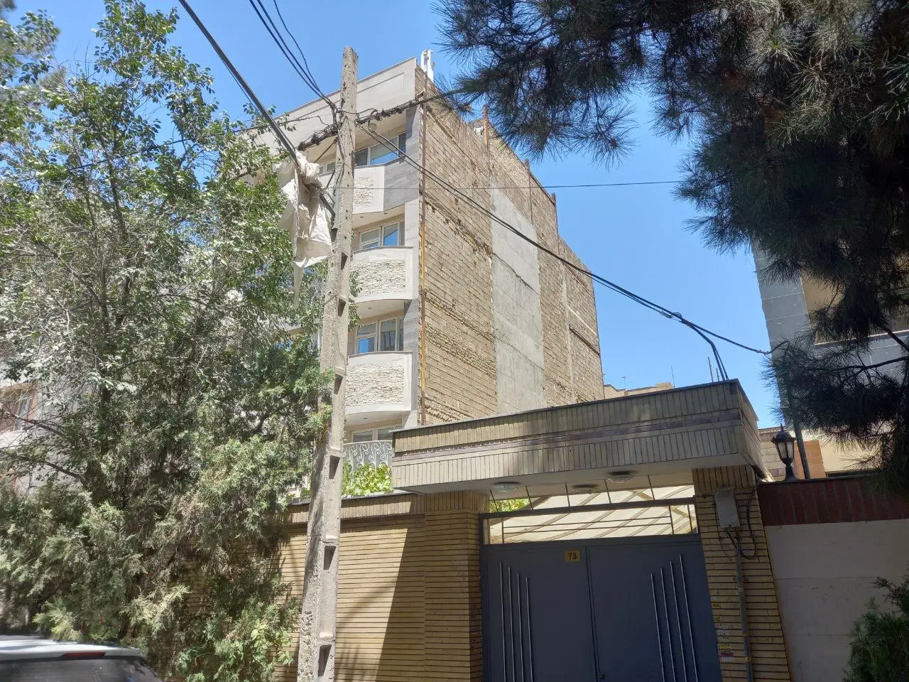 ۱۳۰ متر نزدیک ایستگاه مترو