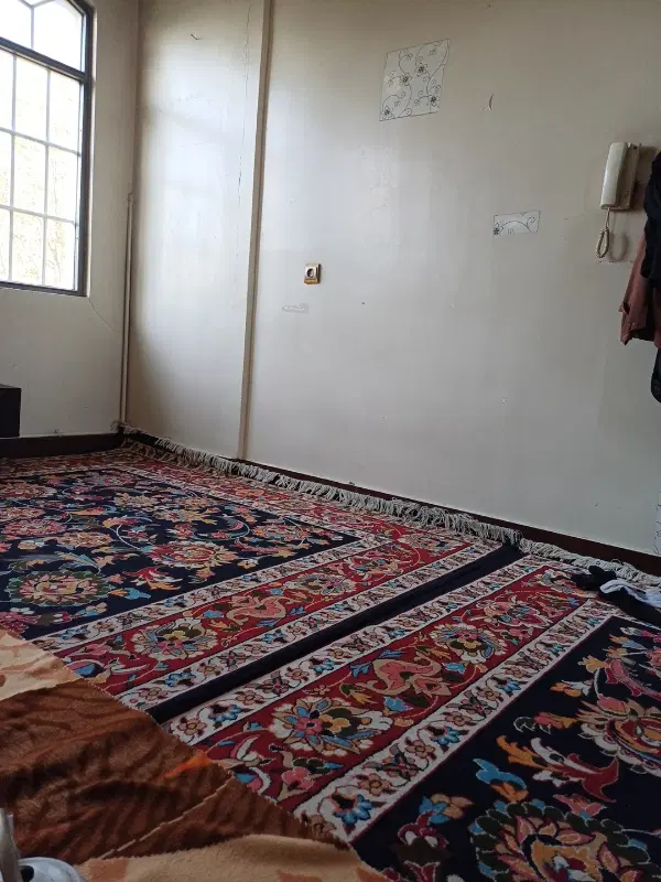 اجاره یک باب منزل مسکونی واقع در بر خیابان کارگر