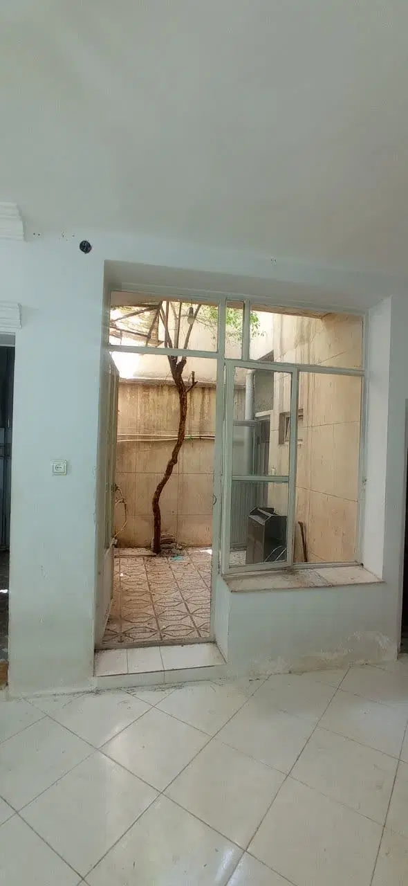 همکف یه خواب حیاط دار حائری