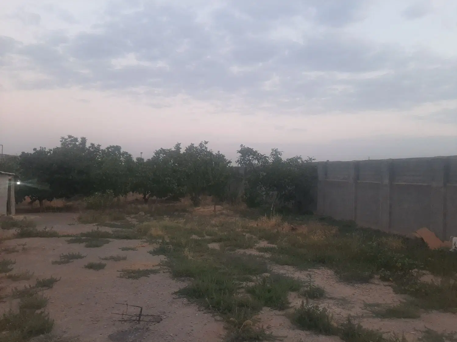 ۱۰۰۰مترچهاردیواری باغ ویلا برای کارگاه یا انبار