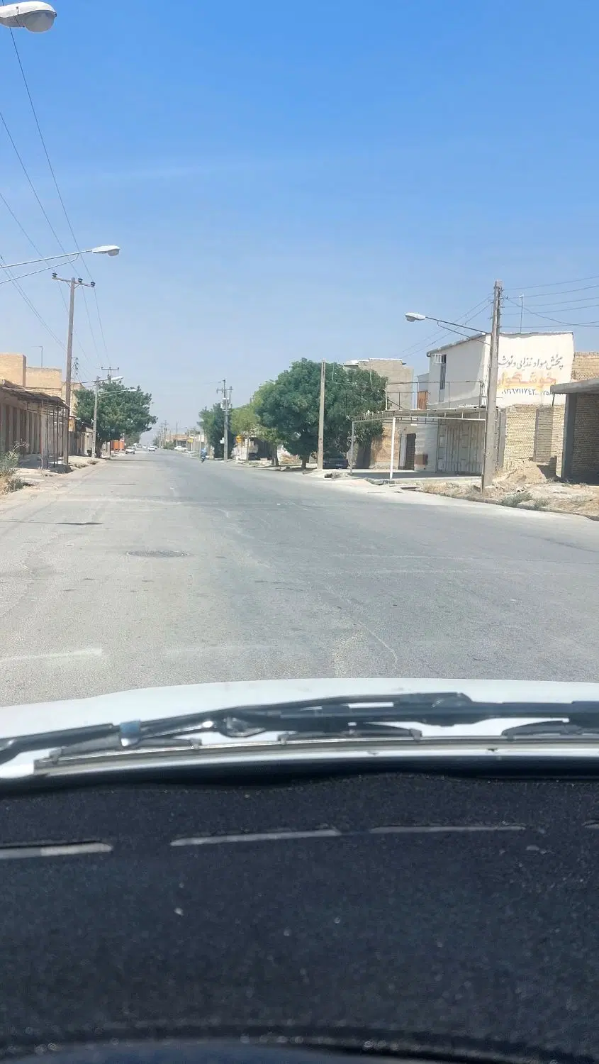 ۳۷ گز ویلایی عرض ۸ بر خیابان ۲۴ متری باقرزاده