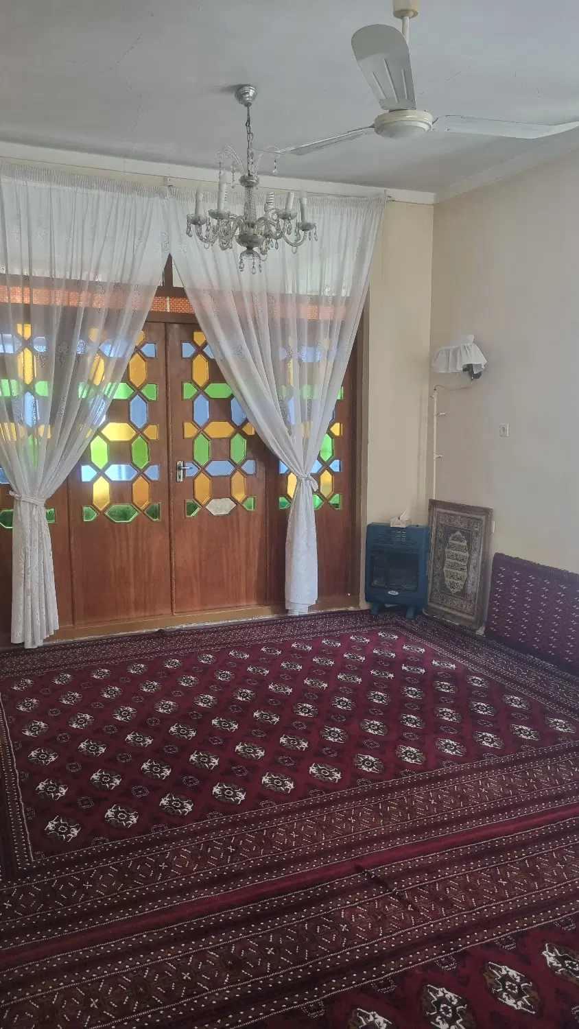 زمسن مسکونی به همراه ملک کلنگی قابل سکونت