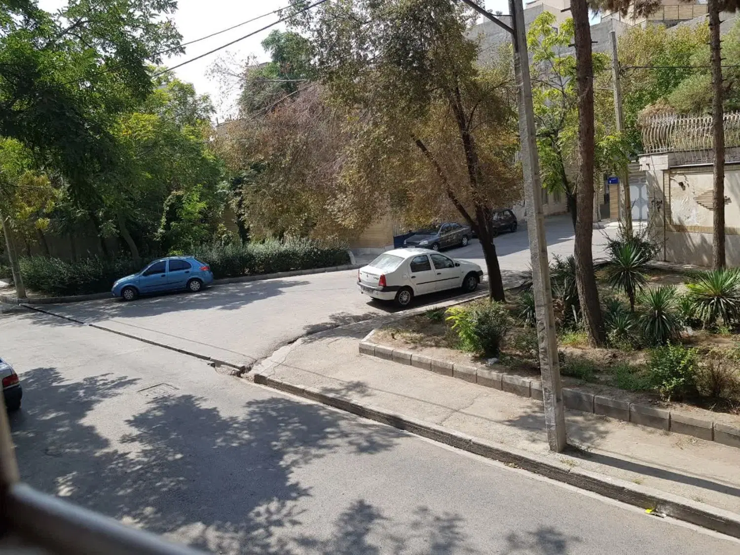 آپارتمان فروشی طبقه اول رو به فضای سبز