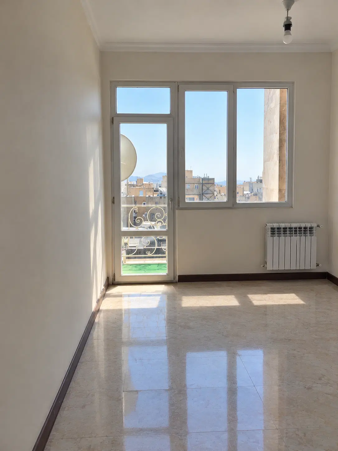 فروش ۹۷ متر با نورگیر شمالی و جنوبی