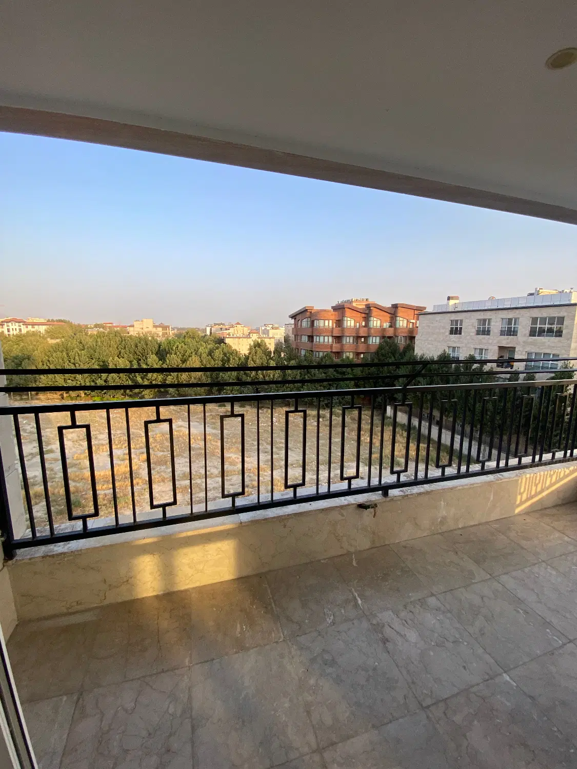 ۳۵۰ متر ۴ خواب فول امکانات فاز۱ مهرشهر
