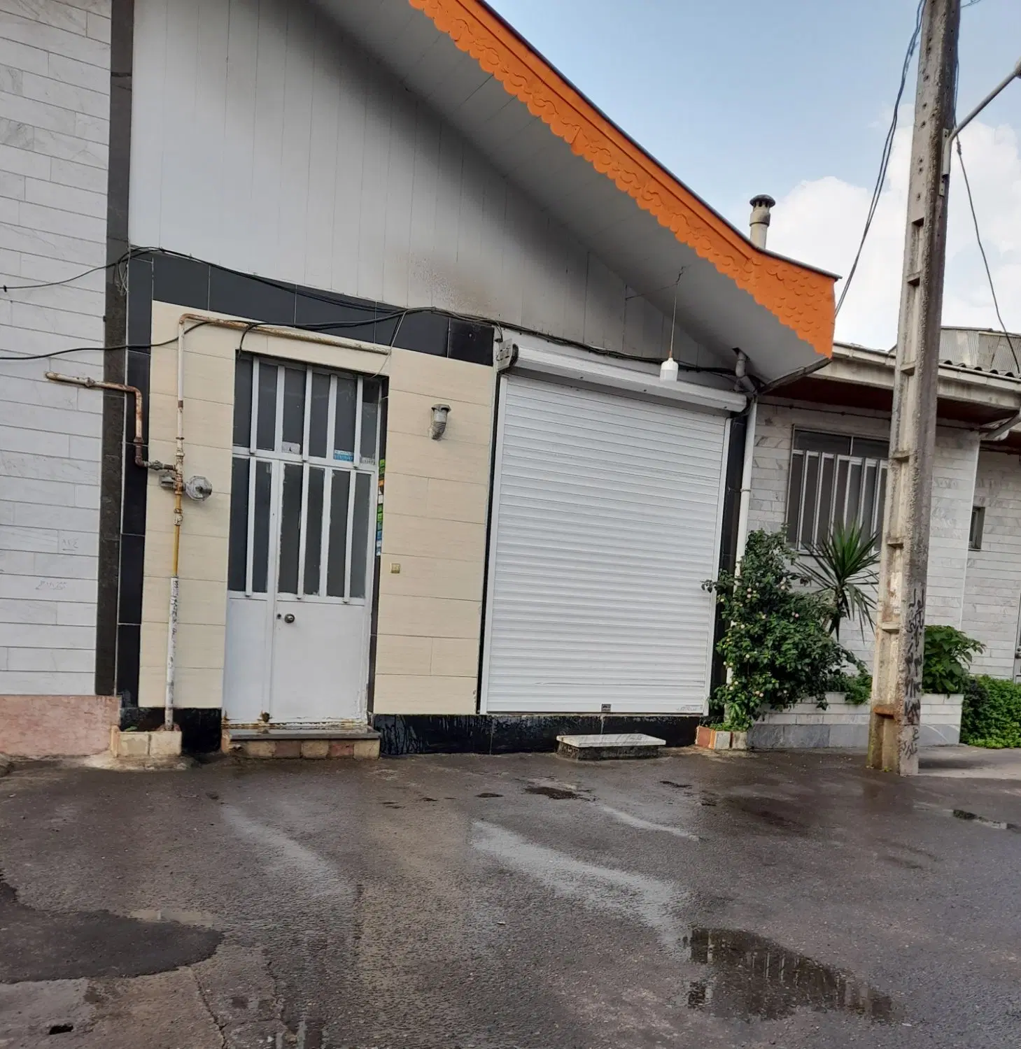 خانه ویلایی و مغازه