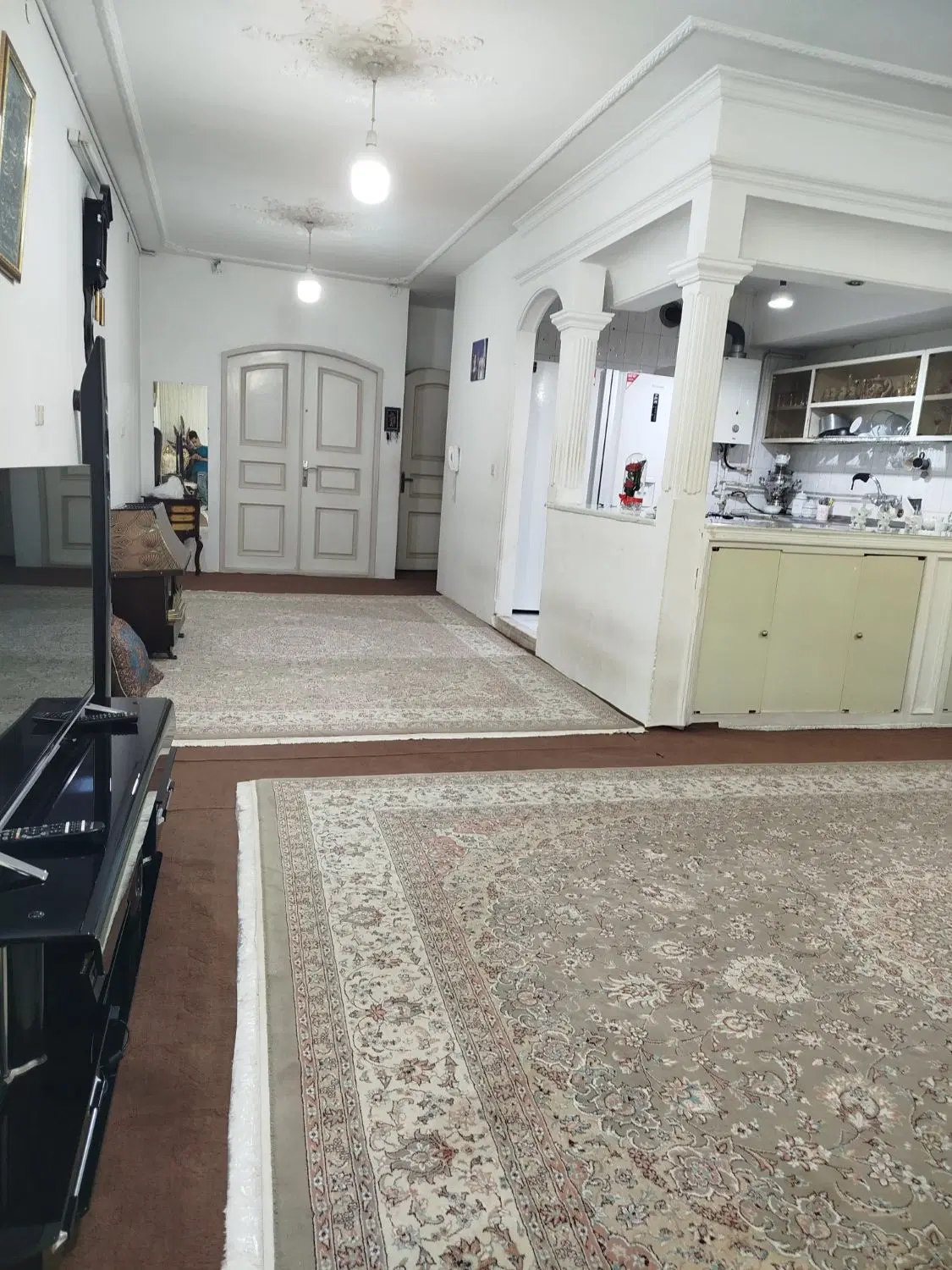آپارتمان طبقه اول