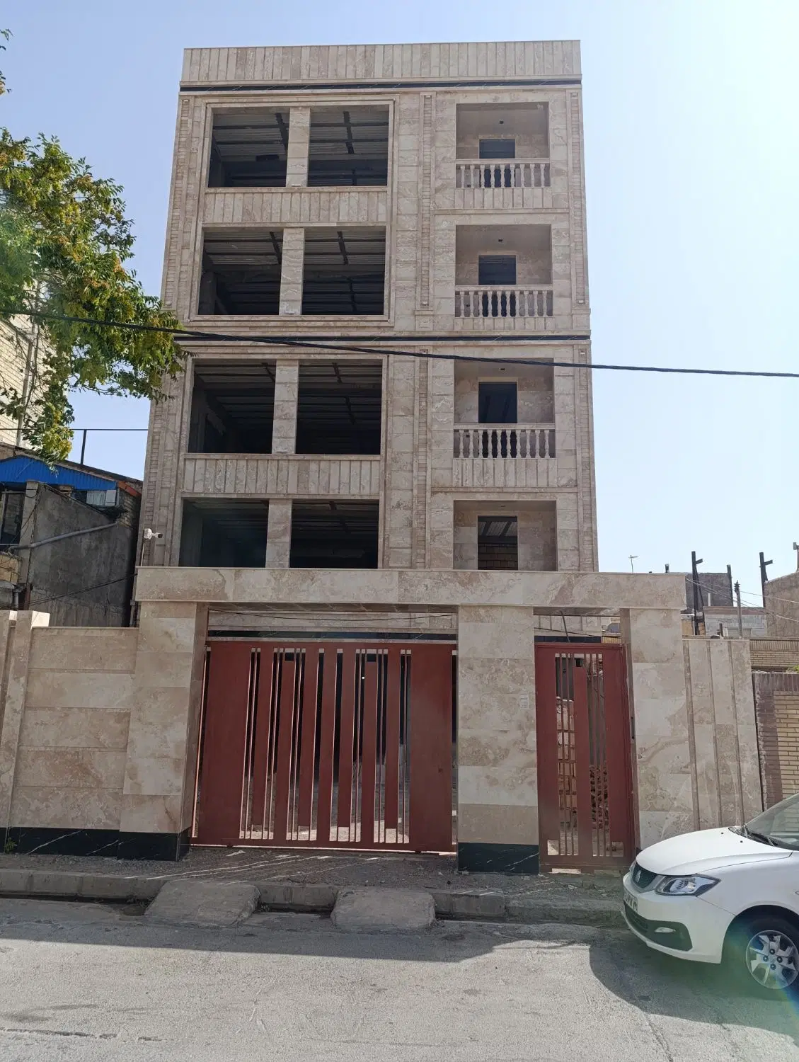 اپارتمان تک واحدی ۱۴۸ متری سه خواب