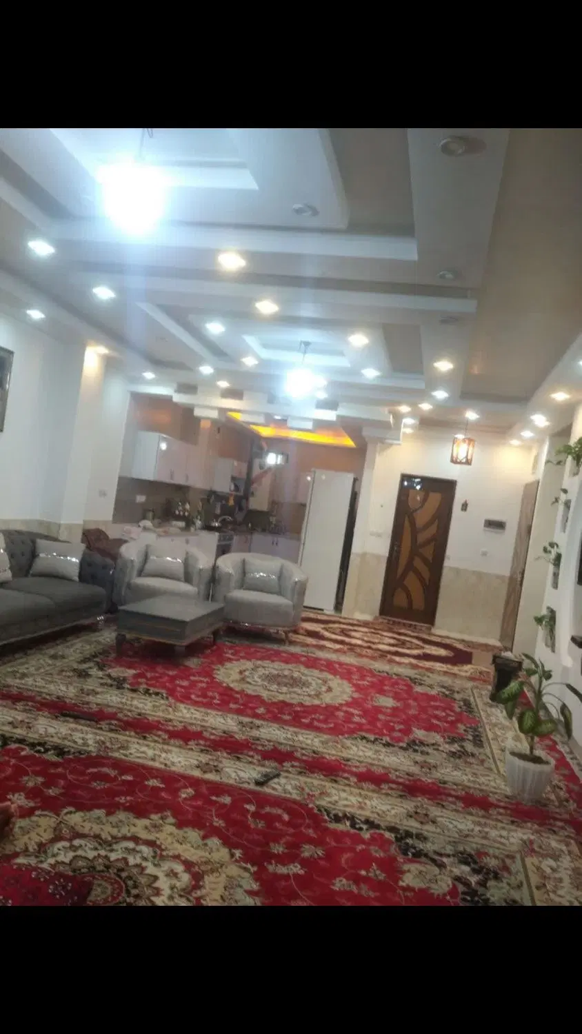 خانه دو نبش سندتک برگ