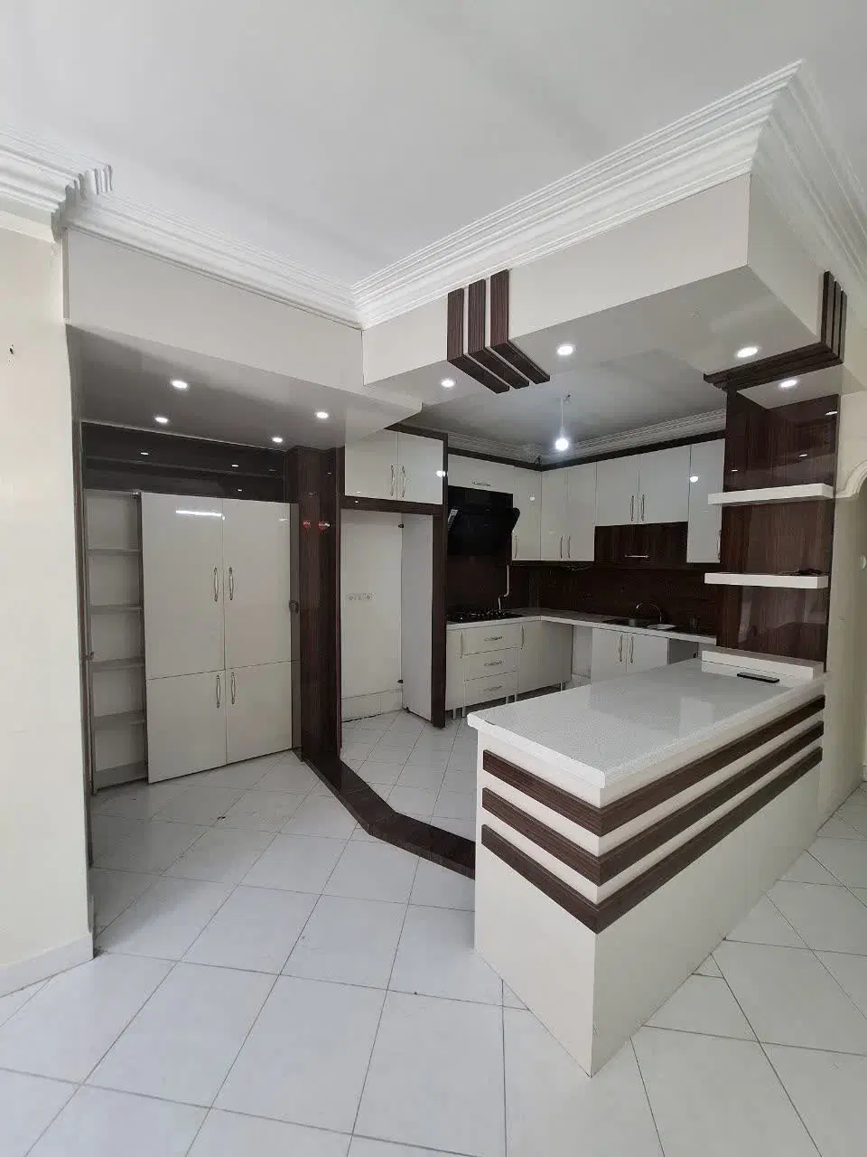 آپارتمان بهشتی _۲خواب_پرنور_شیک وتمیز