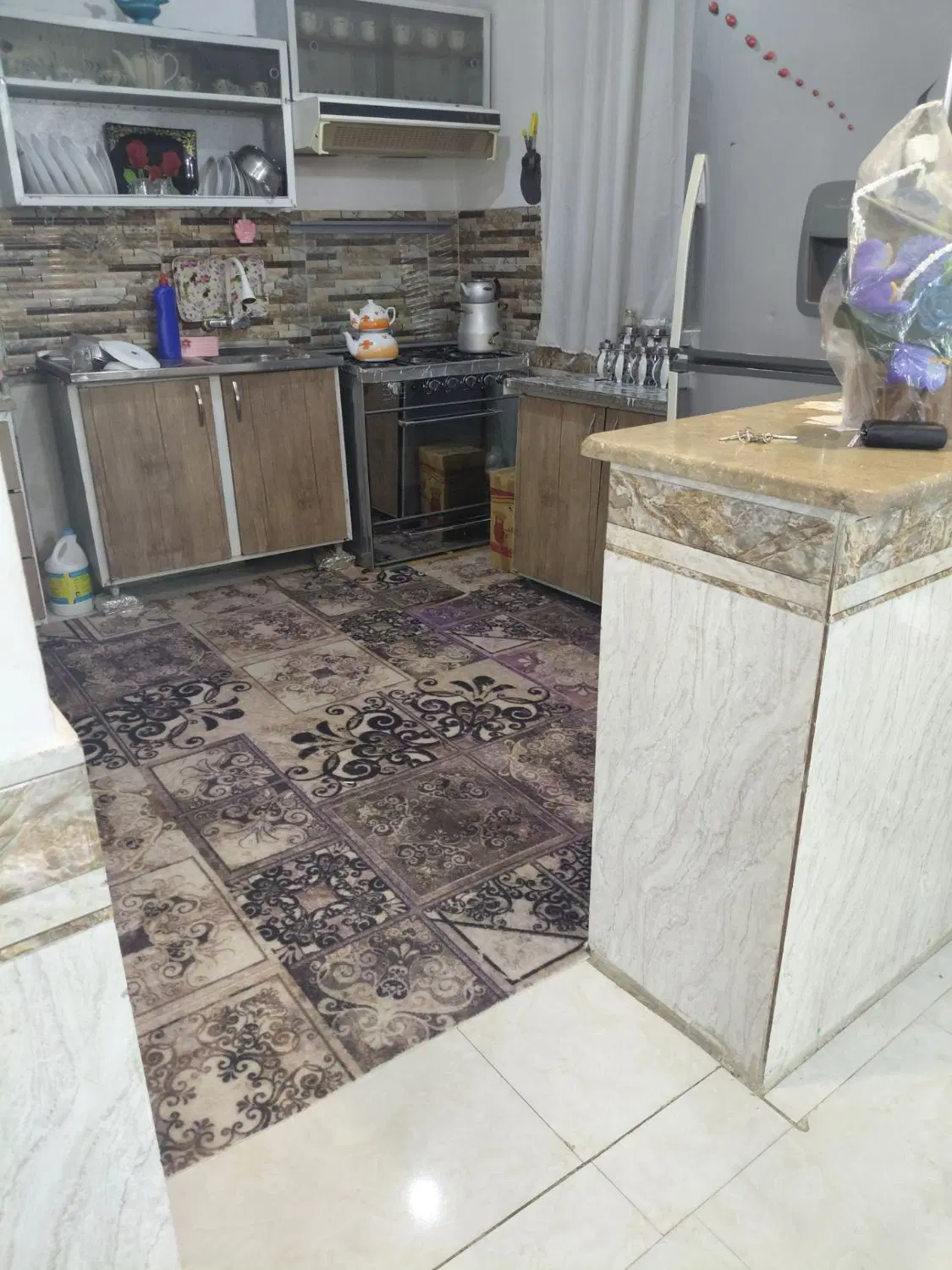 آپارتمان حاشیه صدمتری
