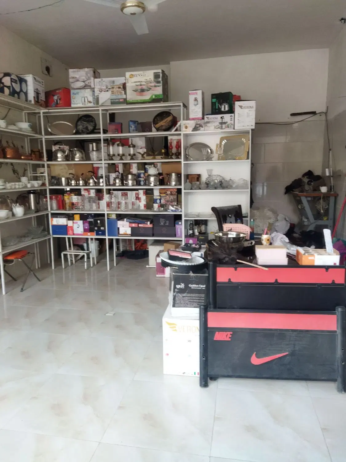 انبار شیک تمیز