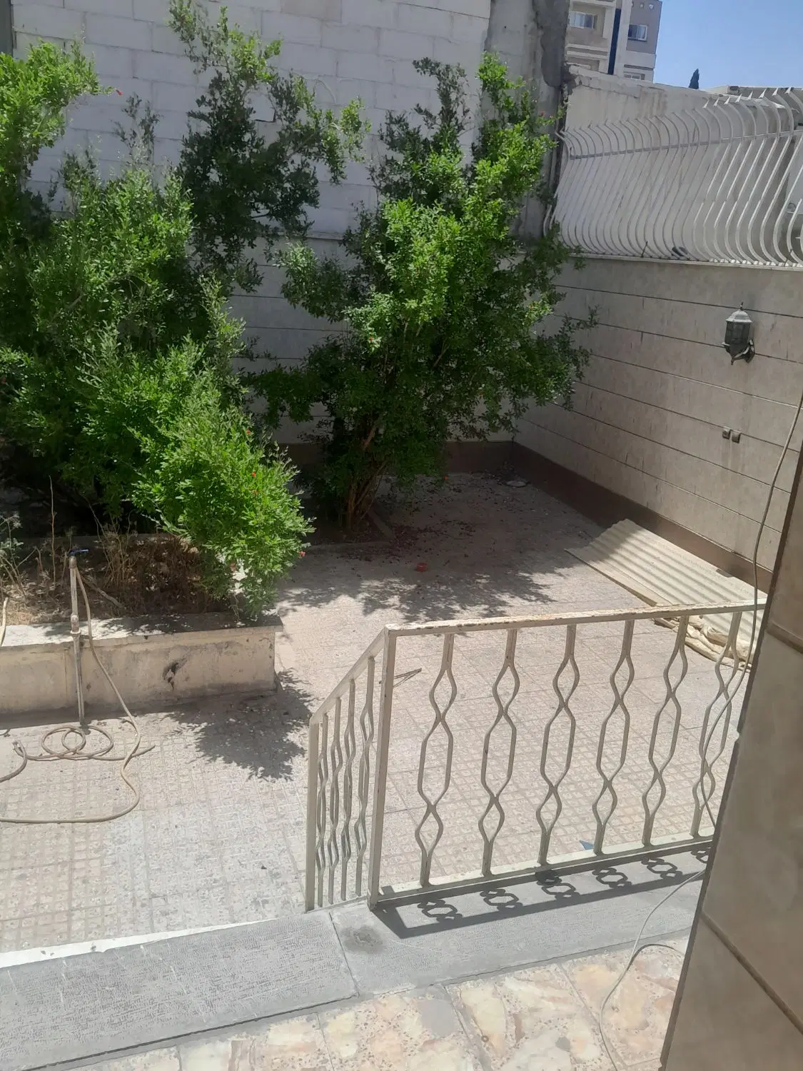 فروش ۵دانگ منزل ویلایی ۲۲۵متر مجوز۴طبقه