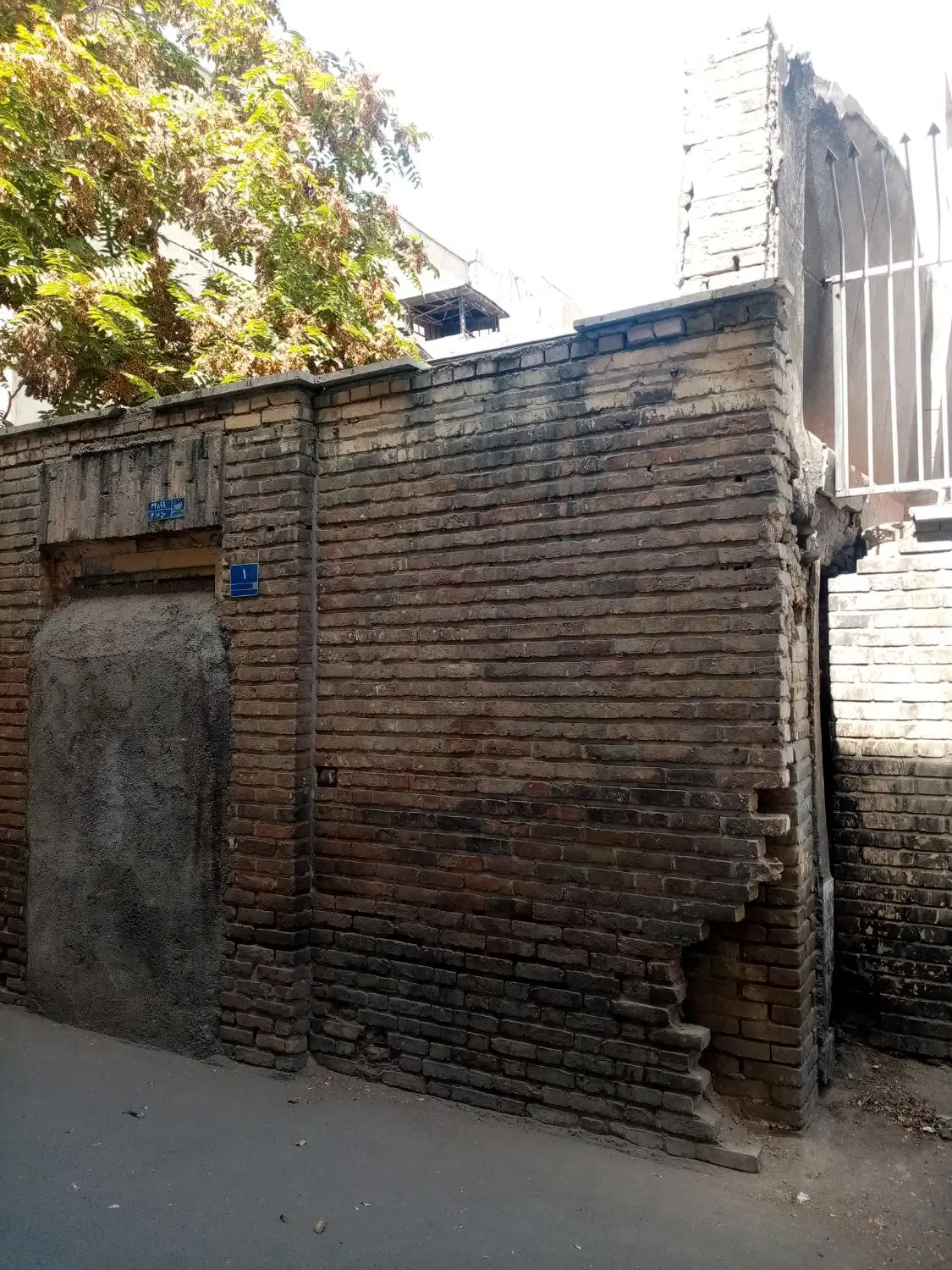ملک کلنگی بر 17 متر