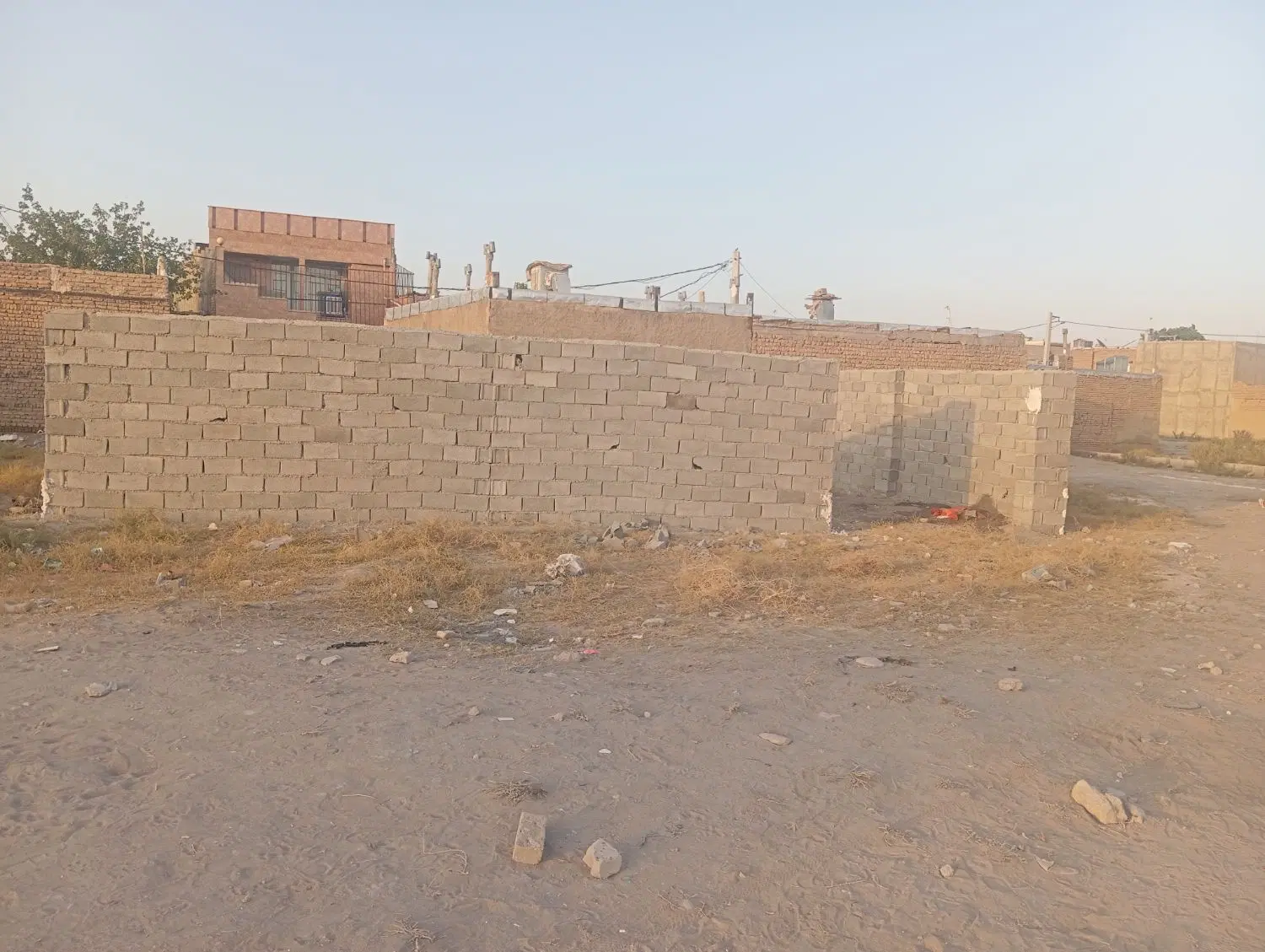 زمین چهاردیواری ملک آبادگلستان17 160متر