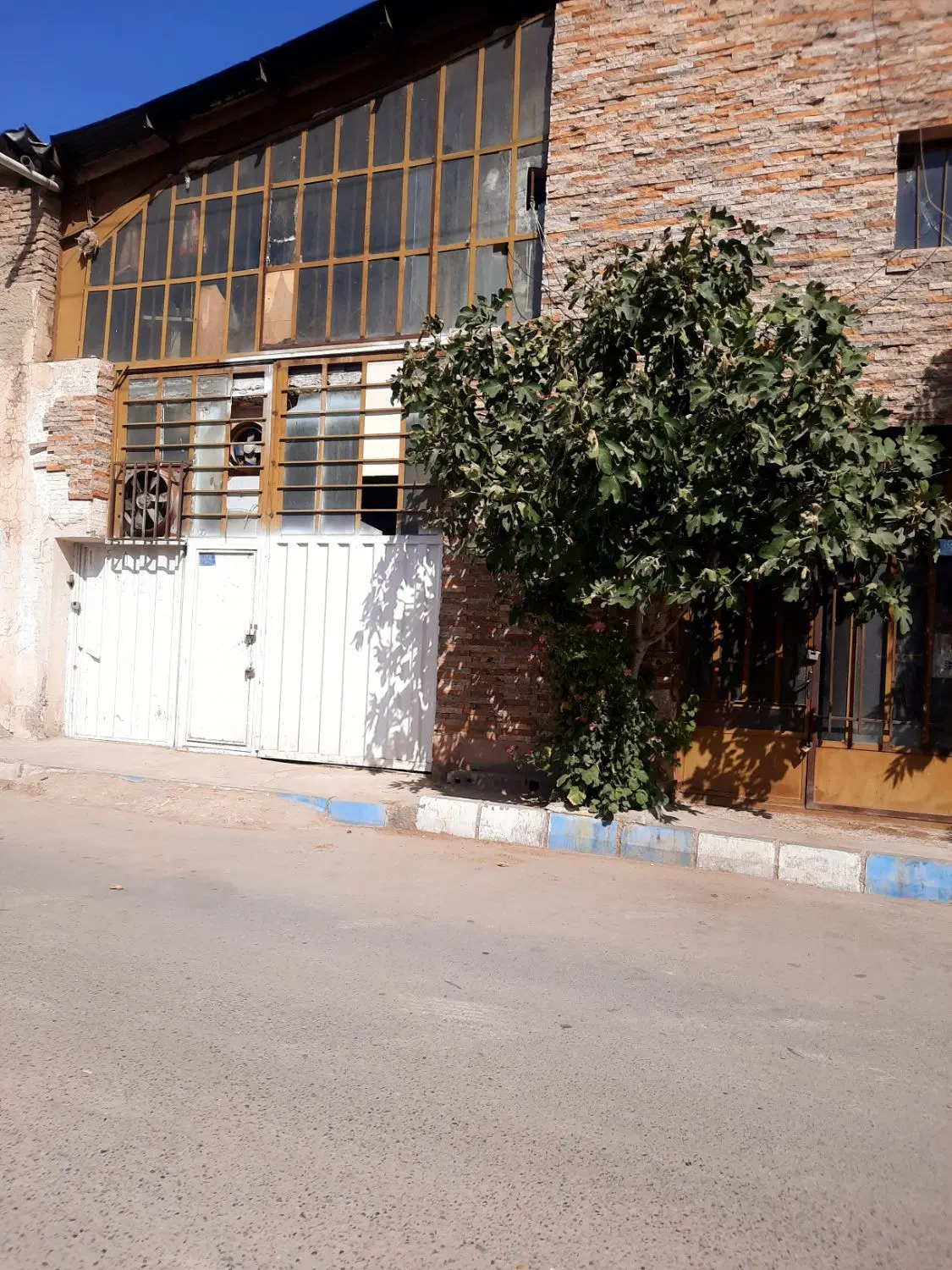 ۴۰۰ متر سوله در شهرک صنعتی سیاهسنگ میدان مادر