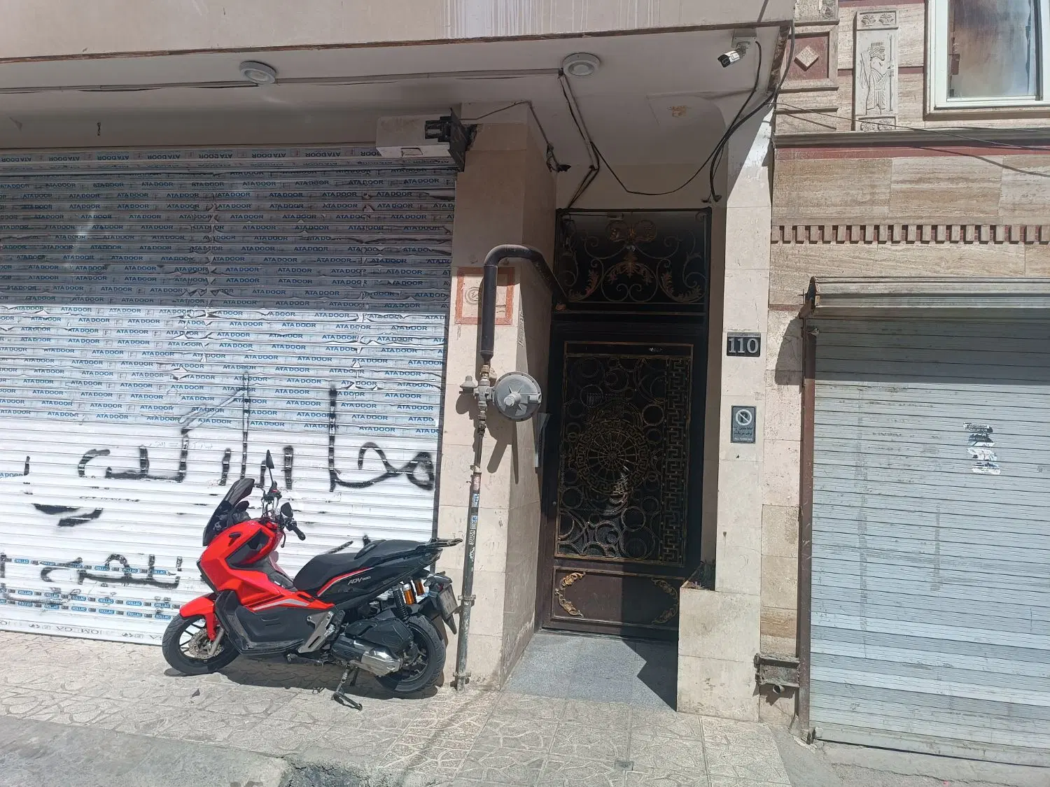 یک واحد آپارتمان نوساز و تمیز...