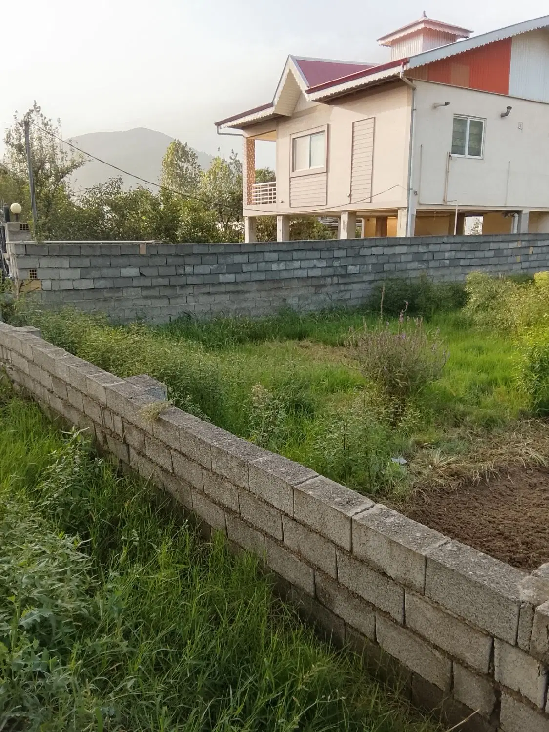 یک قطعه زمین به متراژ ۵۰۰ متر