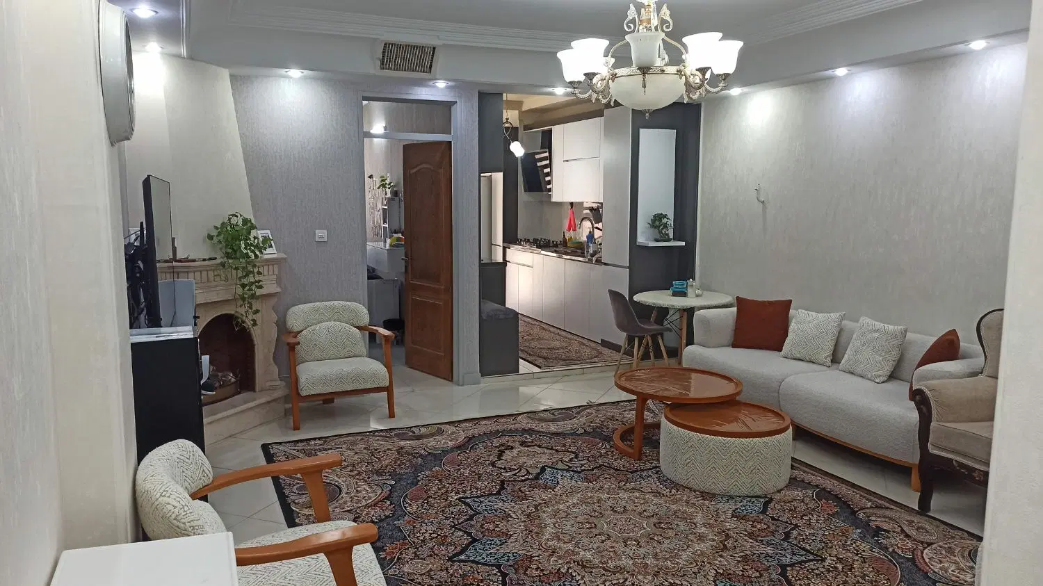 اجاره و رهن آپارتمان ۷۰ متری اندیشه