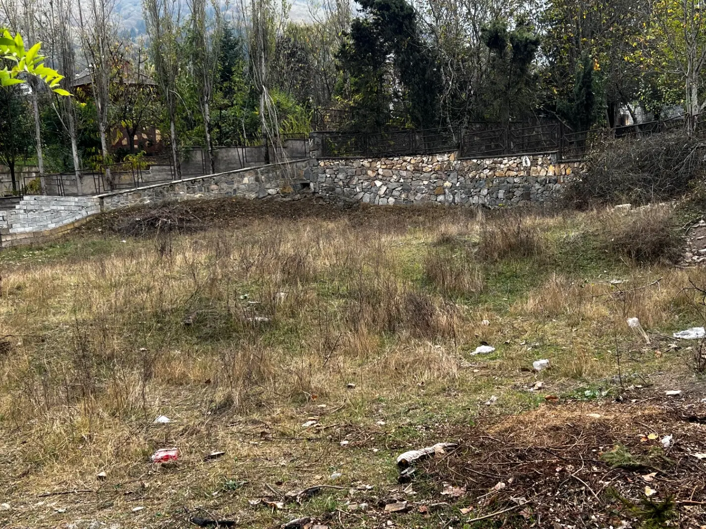 زمین فروشی