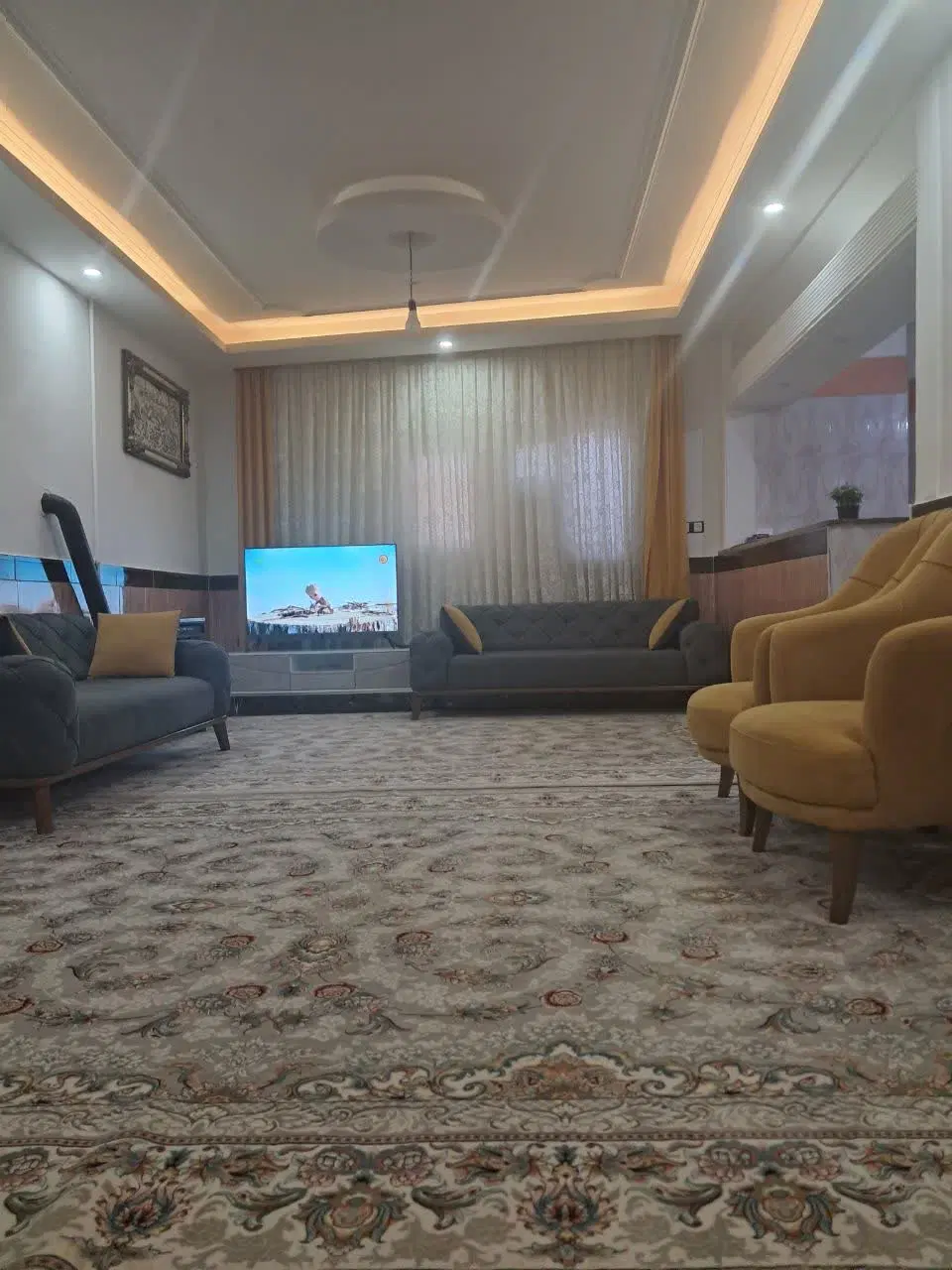 اجاره آپارتمان حاشیه شهریار طبقه اول