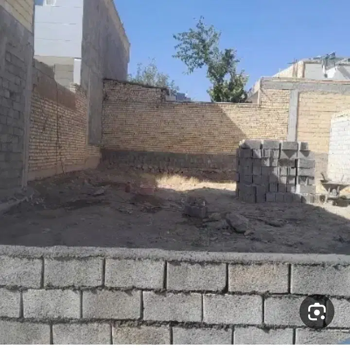 زمین فروشی