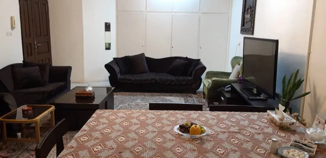 همکف جنوبی با حیاط اختصاصی