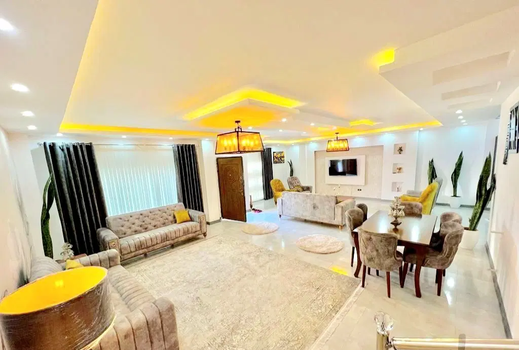 آپارتمان 135متر 3خواب بازسازی شده غرق نور رضاشهر