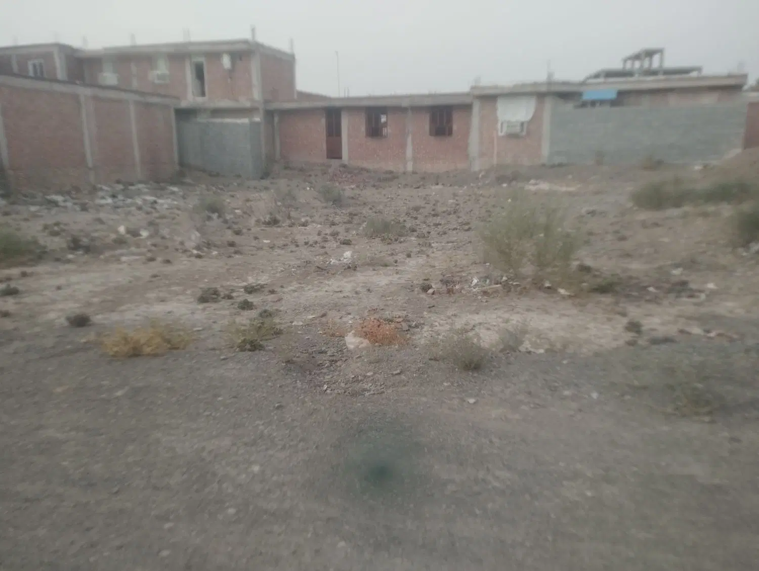 زمین سیصد متری روبرو دادگستری