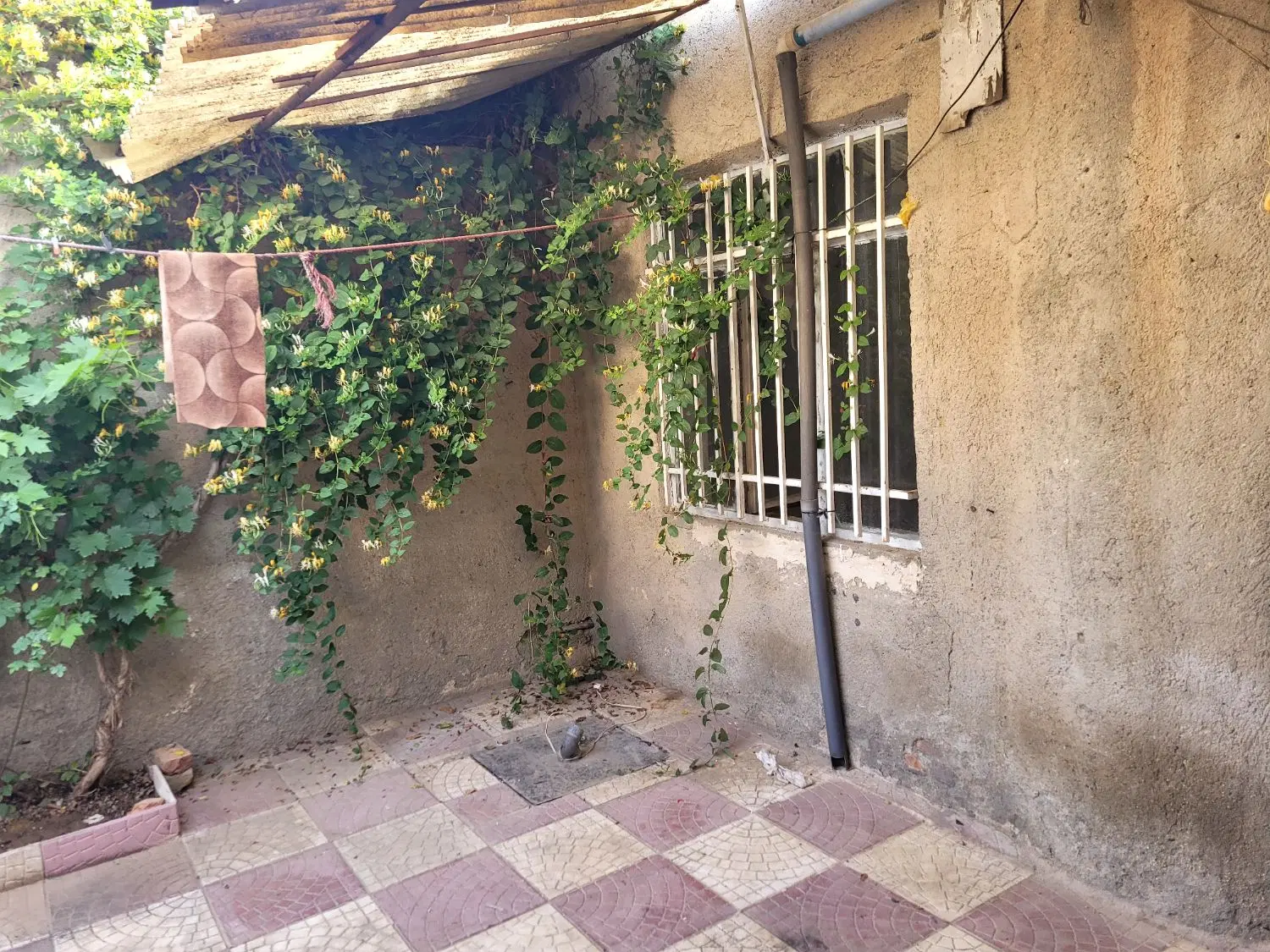 خانه ویلایی. دیزج (شهرک ولیعصر)