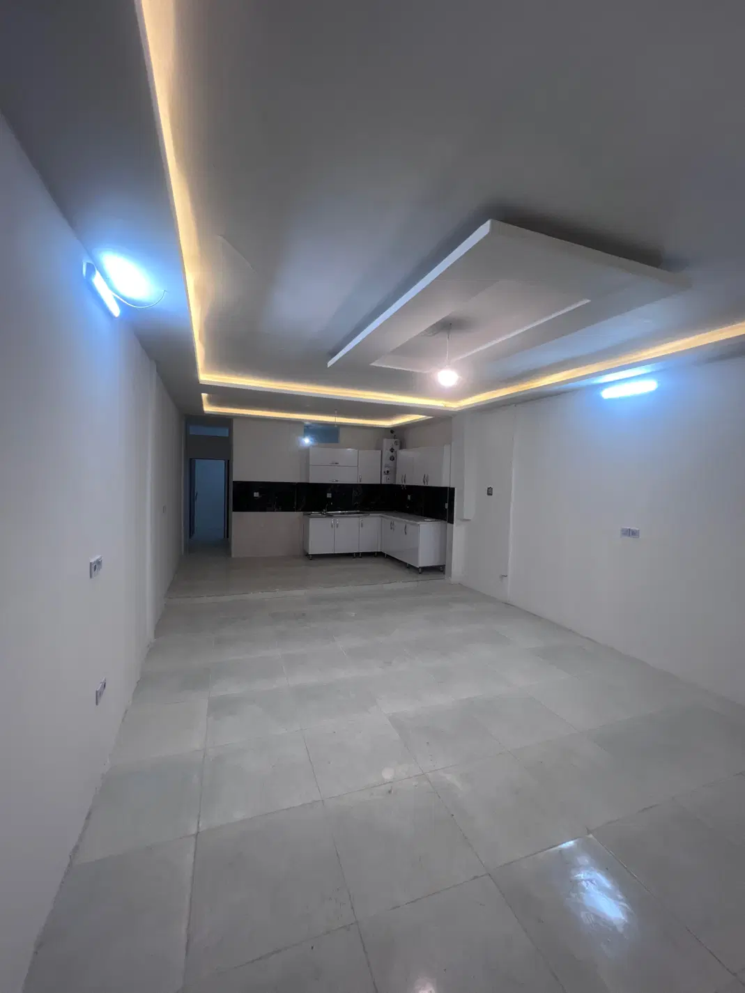 آپارتمان طبرسی شمالی نظامدوست ۳۸