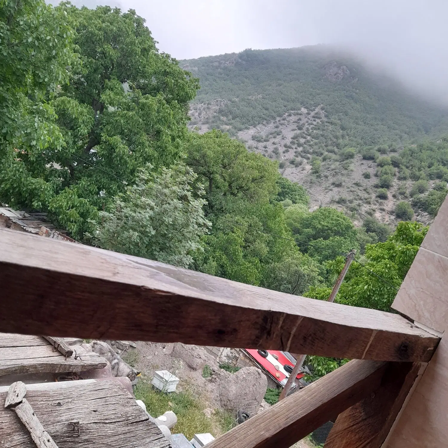 زمین 200 متر