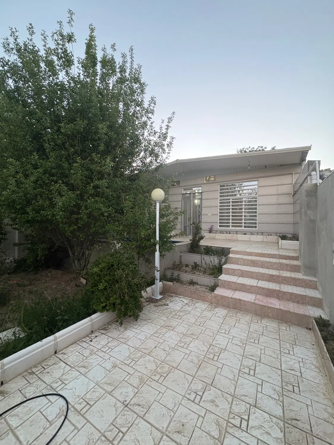 باغ در شهر بزنجان
