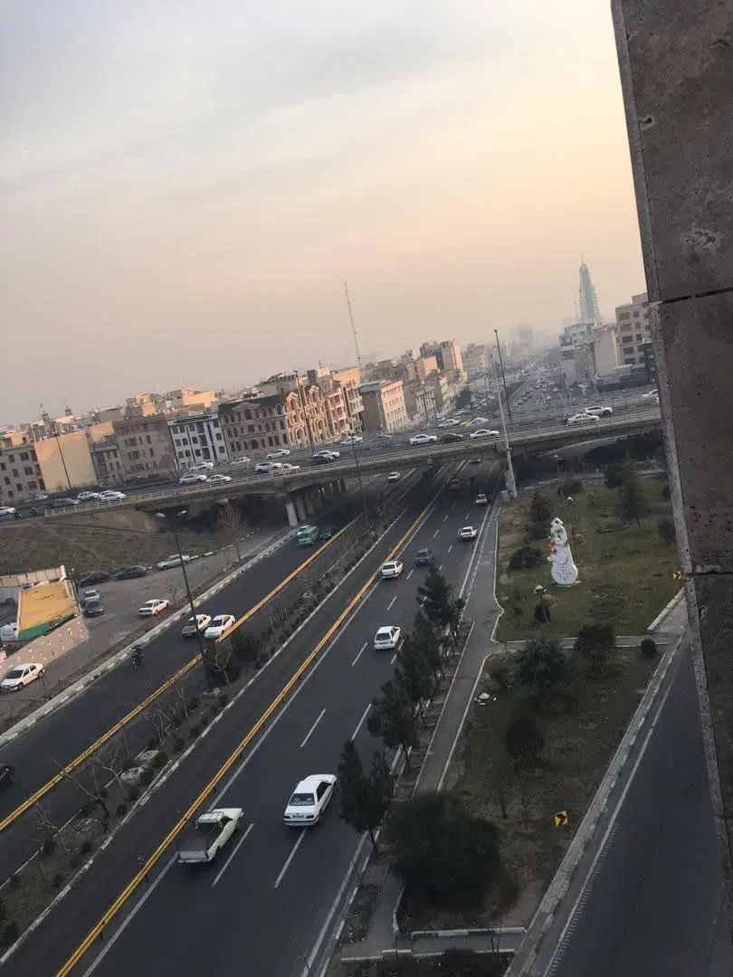 فروش یکجا یکی از شاخص‌ترین ساختمان‌های اداری تهران