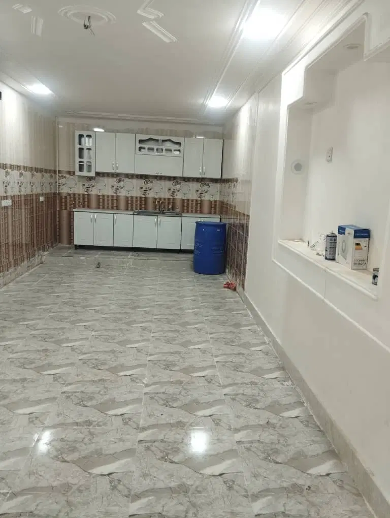 اجاره و رهن خانه دو خواب  ۱۴۰متری طبقه بالا