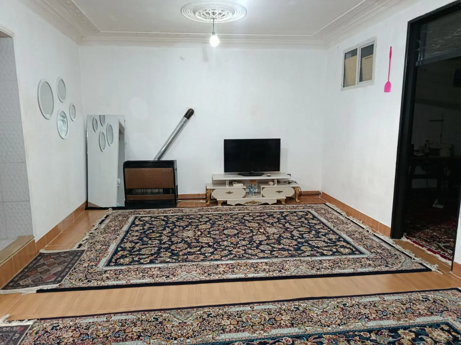 یک واحد 90متری  در پاسداران 16مستقل وهمکف