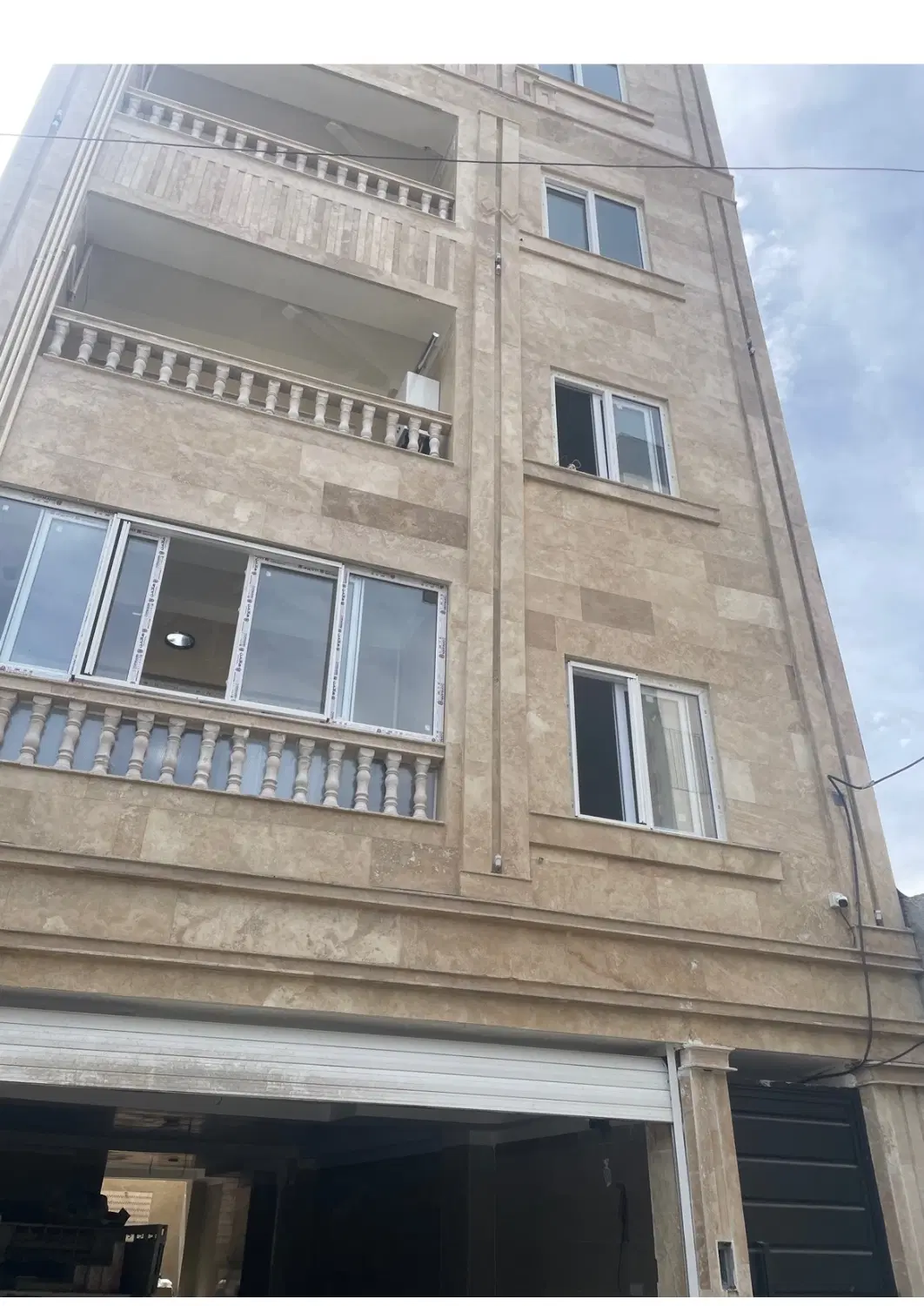 ملک نوساز در خیابان امام رضا