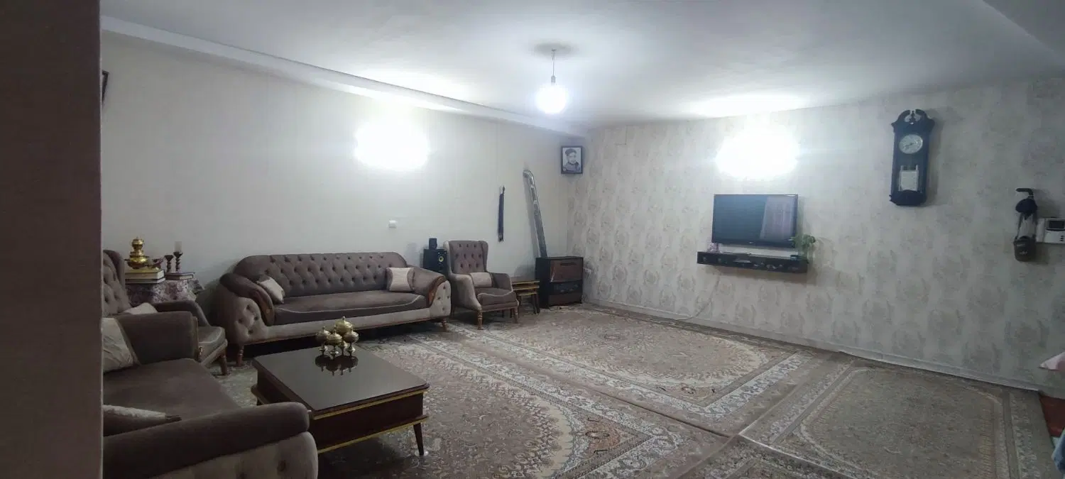 واحد ۹۳ متری