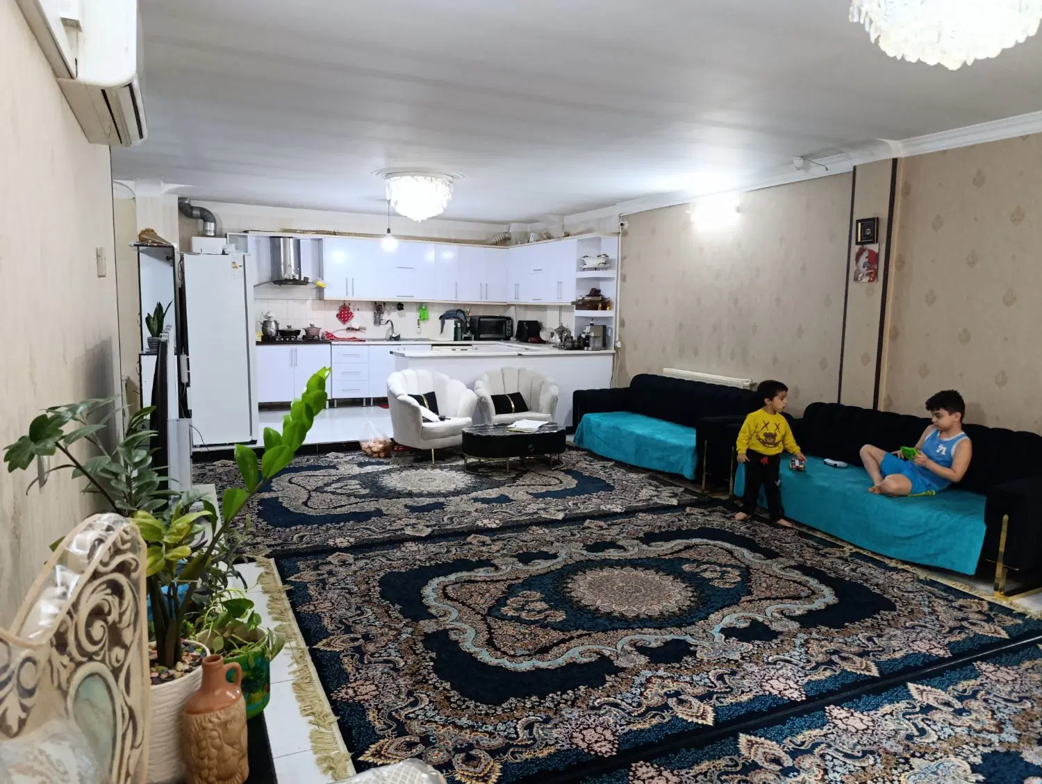 آپارتمان ۱۳۰ متری کوی ۱۲ طالقانی جنوبی