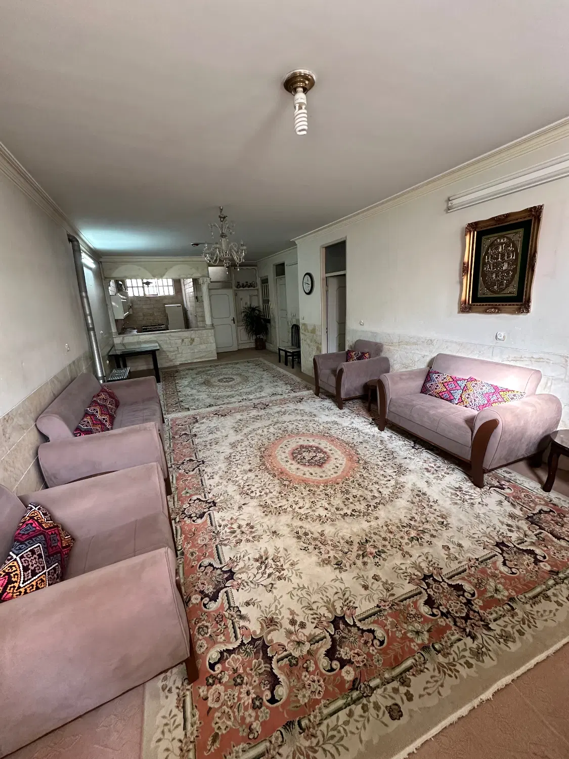 اجاره سالیانه نیم طبقه در مرکز شهر