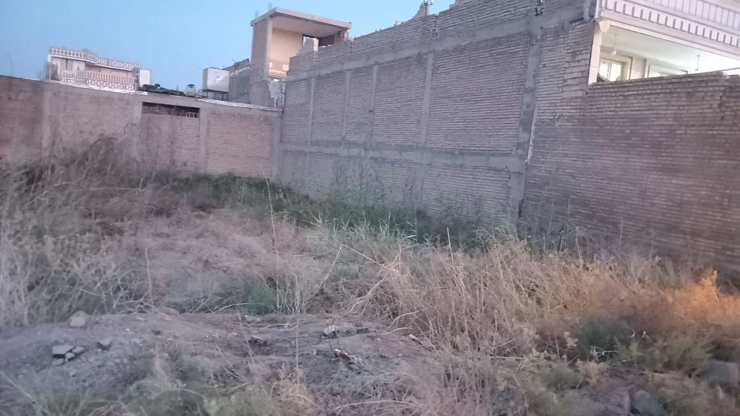 فروش زمین لالی