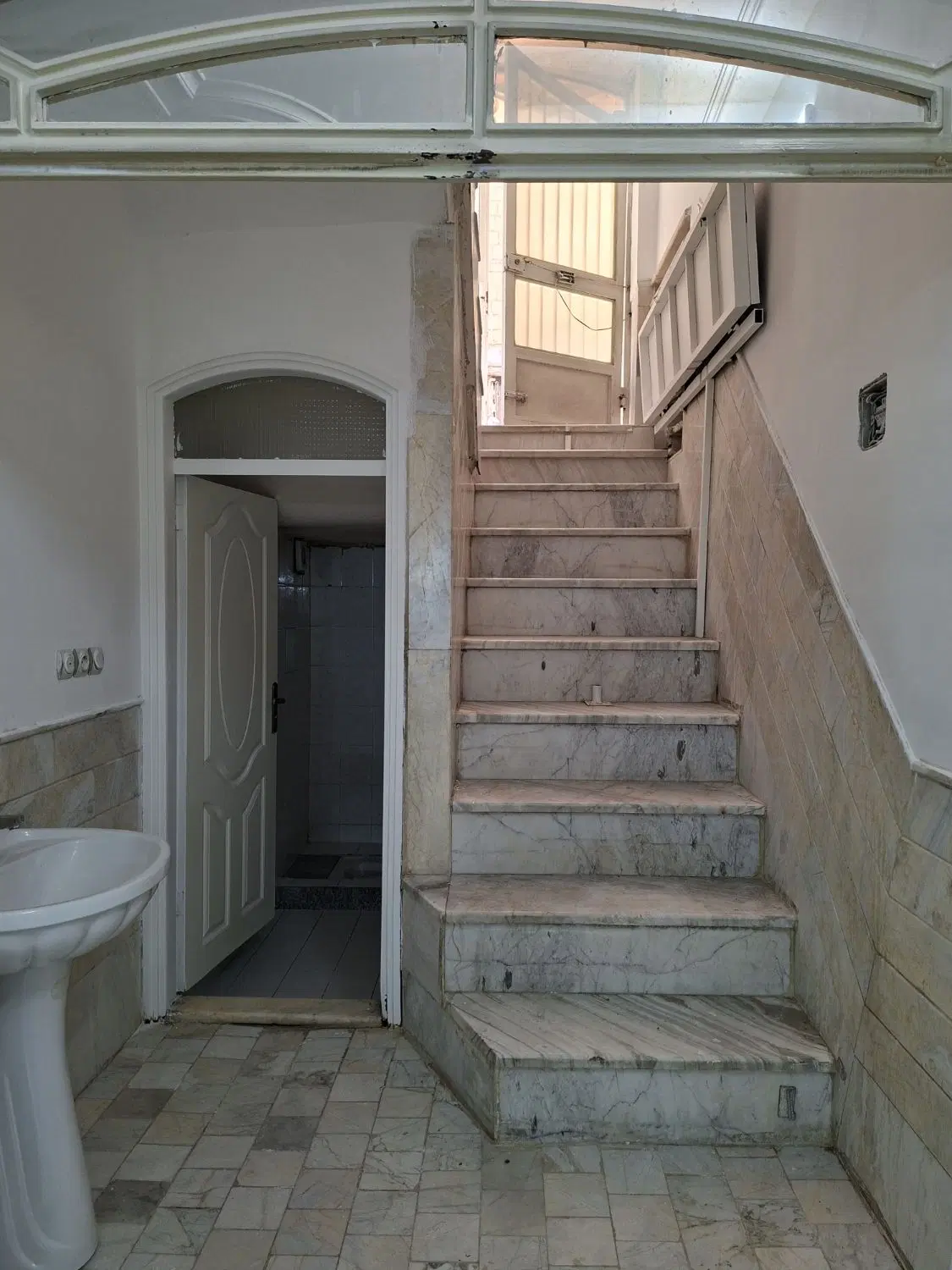 زیر زمین اجاره ای