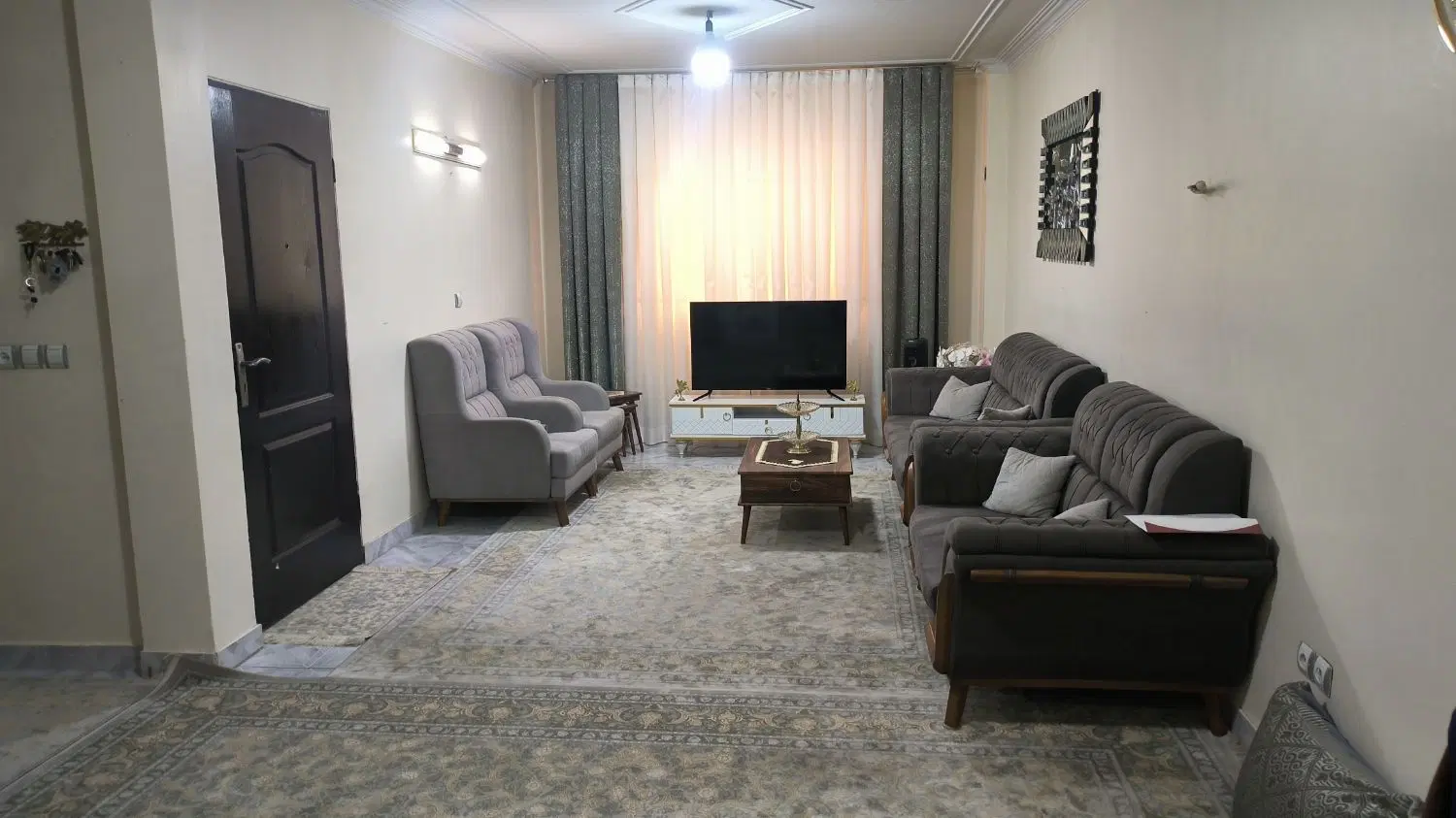 مسعودیه تکواحدی طبقه 2پارکینگ غیر مزاحم انباری