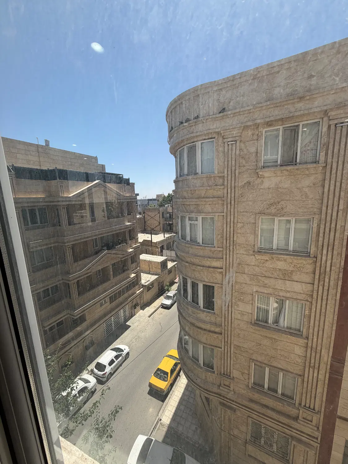 140متر3خواب نوساز مرکز شهر خیابان پاسگاه